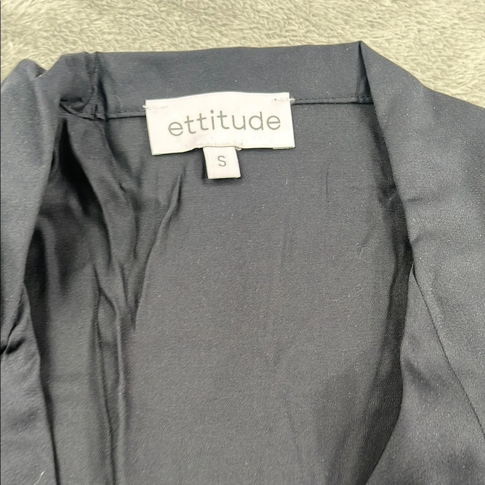 NEW‎ Ettitude S Onyx Black Pajama Long Sleeve Shirt Top with White Trim